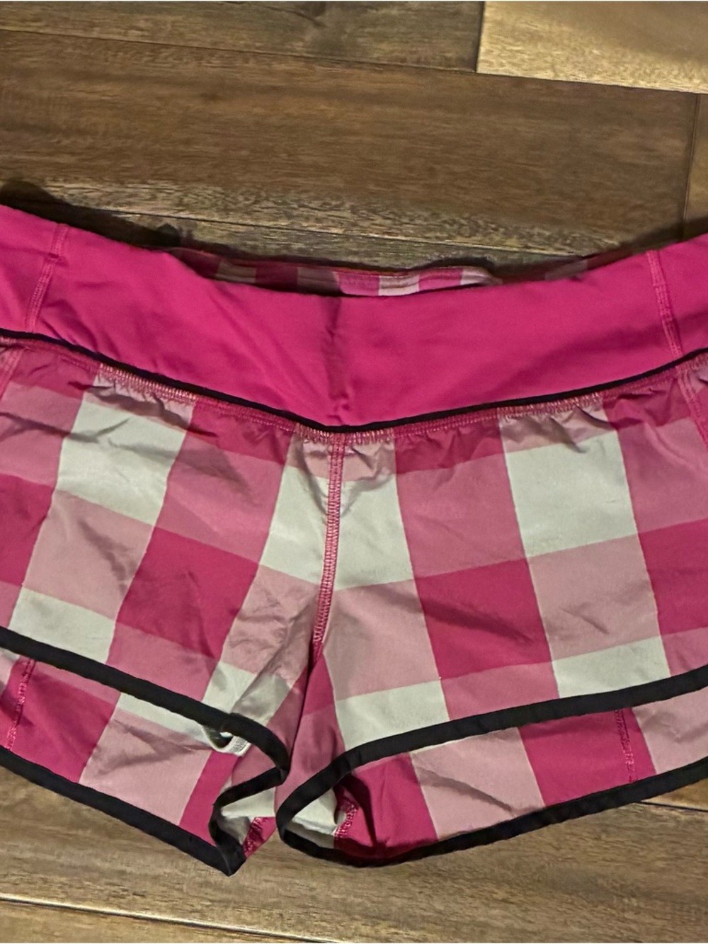 Lululemon Athletica Pink Gingham Women's Athletic Shorts Size 8